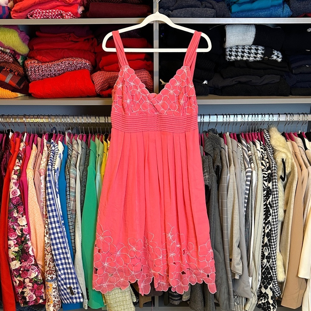 Antonio Melani coralish pink sleeveless lined v neck dress size 4 NWOT